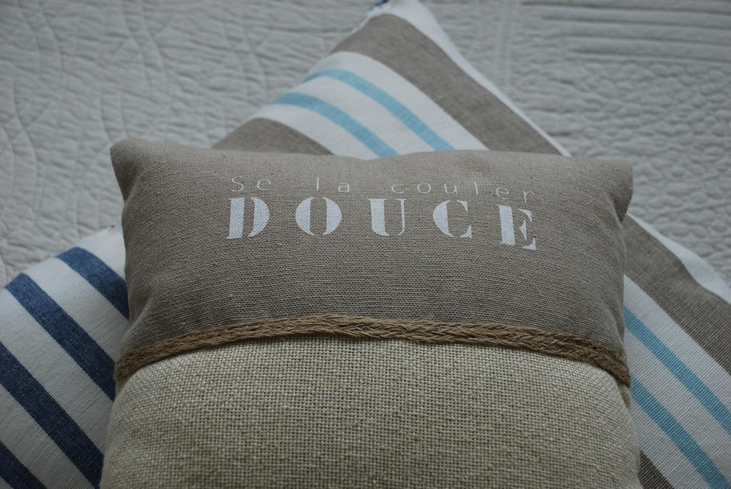 Roulotte Gites O Bien-Etre Massage Spa Sejour Bien-Etre En Hebergement Insolite Roulotte Karantez Ou En Gites Melon Ou Yock A 800 M Des Plages Maison D'Hote Drogou بورسبودير الغرفة الصورة